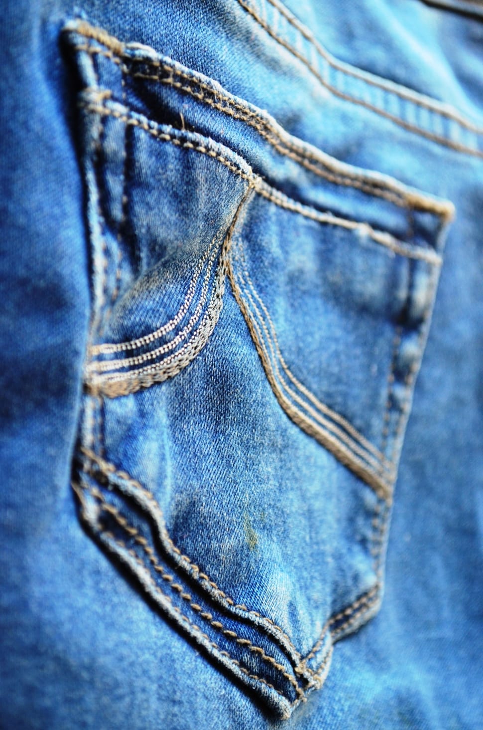 25 simple tips for keeping old clothes and shoes looking nice