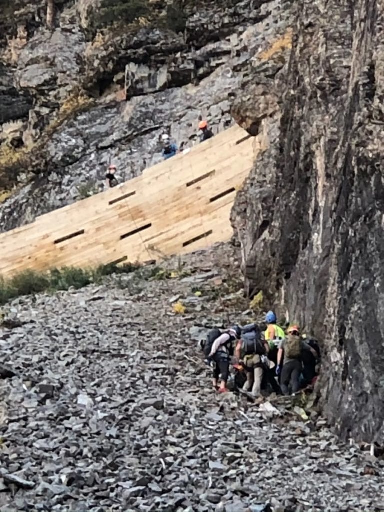 Brave hiker risks her life to save stranded, terrified puppy