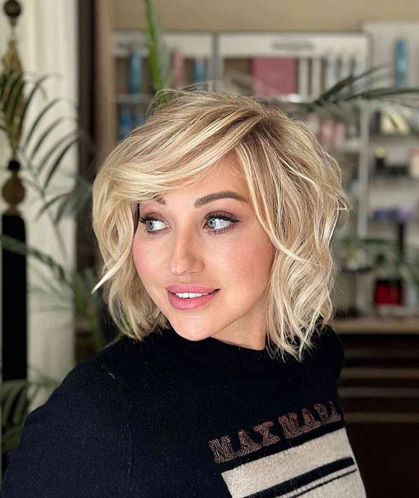 50 Stunning Wavy Medium-Length Haircuts That’ll Make You Look 10 Years